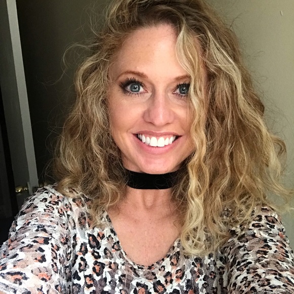 Meet your Posher, Courtney - Picture 5 of 5